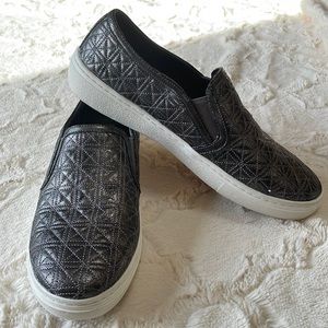 Skechers Goldie Pewter Metallic Quilted Slip on Sneakers Size 11 M 73799